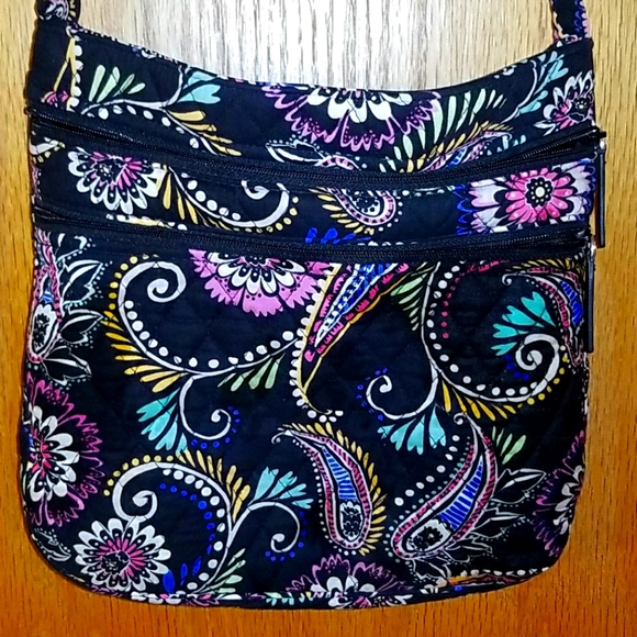 Vera Bradley Handbags - Vera Bradley crossbody bag New